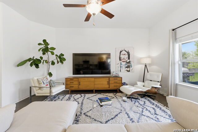 Image 6 of 49 For 117 Dovetail St