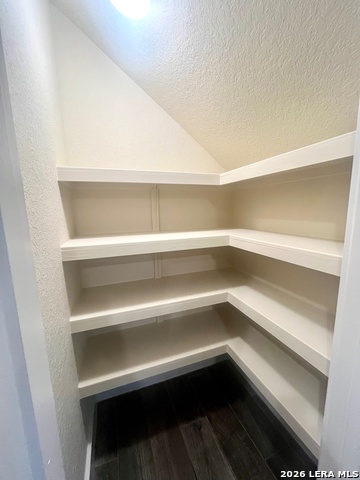 Image 10 of 25 For 913 Crystal Brook Cv