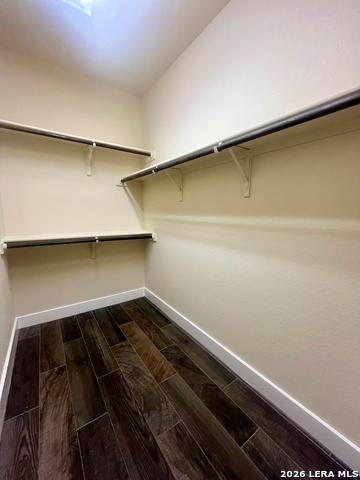 Image 17 of 25 For 913 Crystal Brook Cv