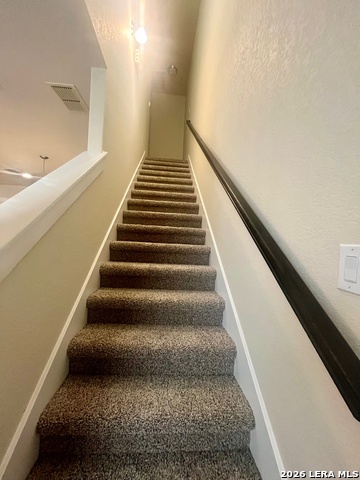 Image 18 of 25 For 913 Crystal Brook Cv