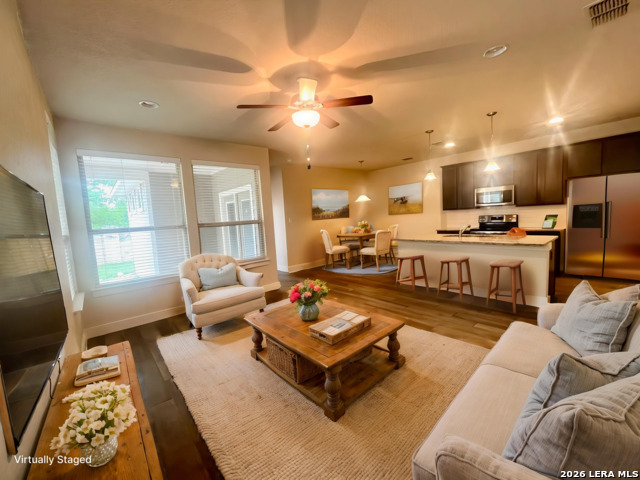 Image 5 of 25 For 913 Crystal Brook Cv