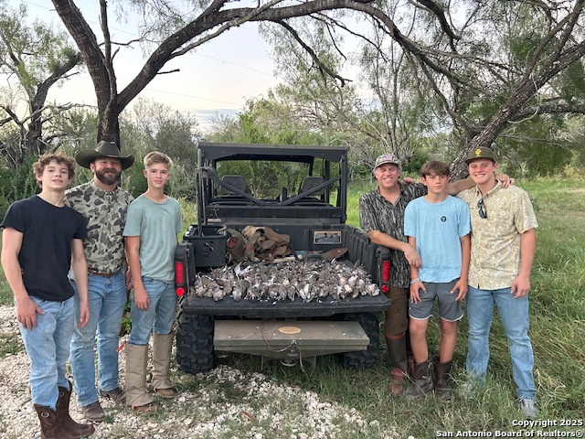 Image 23 of 27 For Ih 35 N 