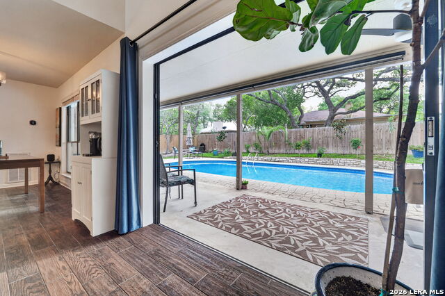 Image 32 of 38 For 5527 Timber Bark