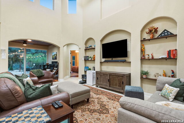 Image 10 of 74 For 18118 Resort View