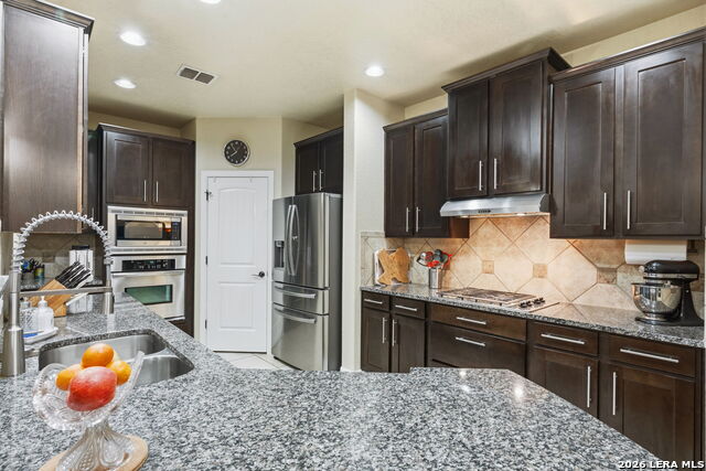 Image 11 of 74 For 18118 Resort View