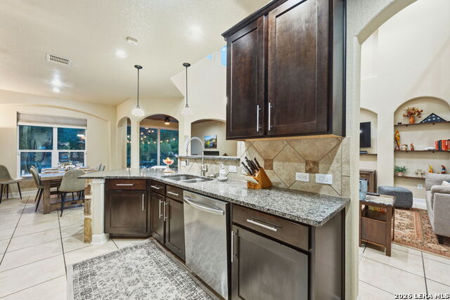 Image 12 of 74 For 18118 Resort View