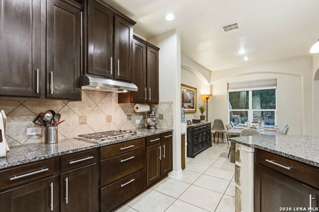 Image 13 of 74 For 18118 Resort View