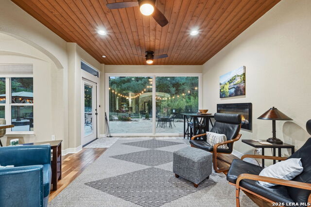 Image 28 of 74 For 18118 Resort View