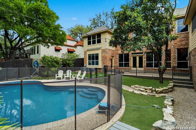 Image 4 of 37 For 19 Inwood Mnr