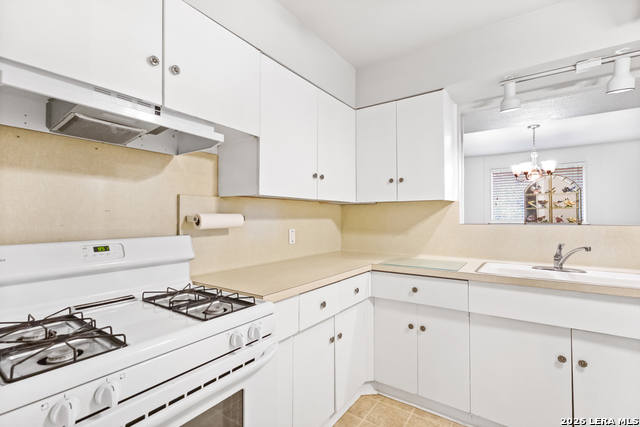 Image 17 of 33 For 558 Cicero  