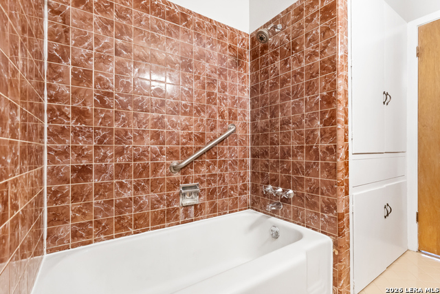 Image 28 of 33 For 558 Cicero  