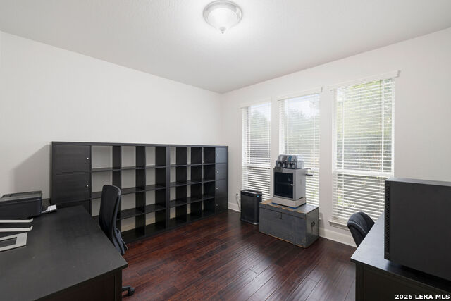 Listing photo id 13 for 6107 Diego Ln