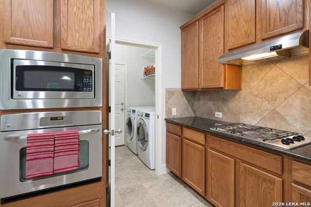 Listing photo id 3 for 6107 Diego Ln