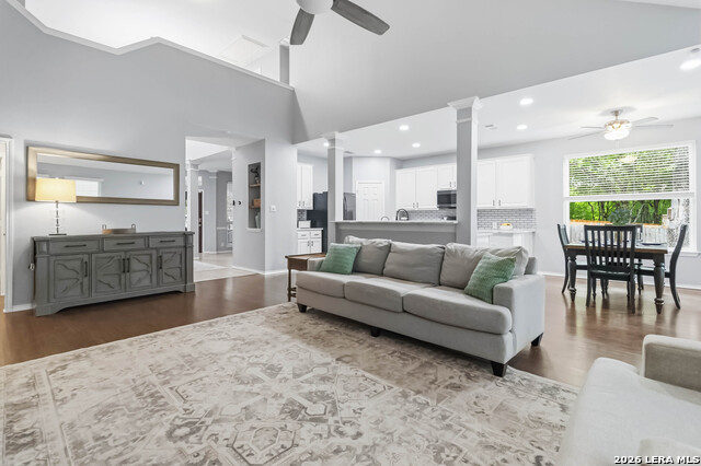 Image 9 of 40 For 11714 Brae Valley