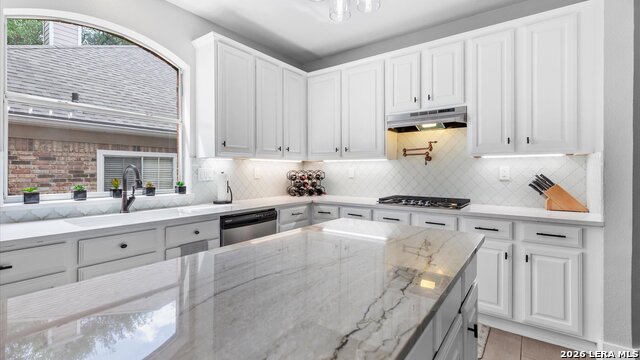 Image 18 of 48 For 1158 Bluff Forest