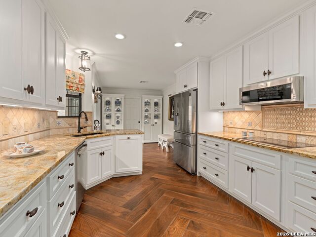 Image 15 of 44 For 3439 Hunters Run St