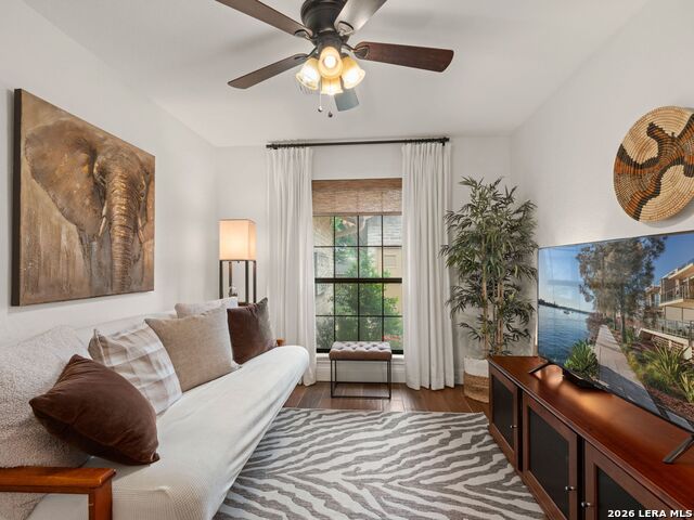 Image 33 of 44 For 3439 Hunters Run St