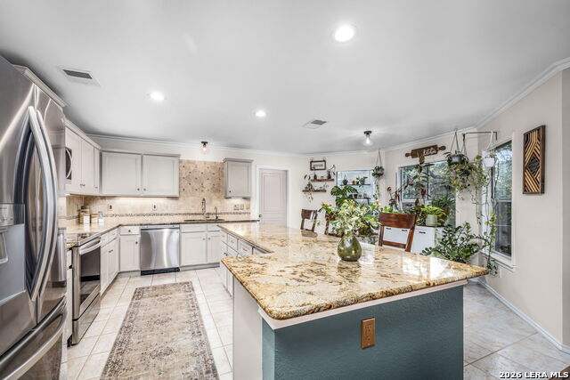 Image 10 of 59 For 231 Samantha Dr