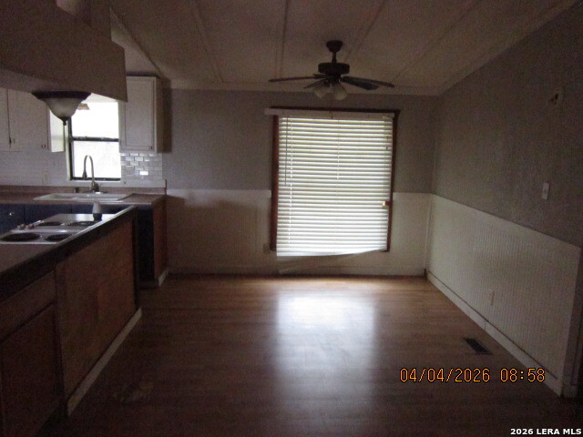 Image 13 of 35 For 959 Alamo Beach Rd