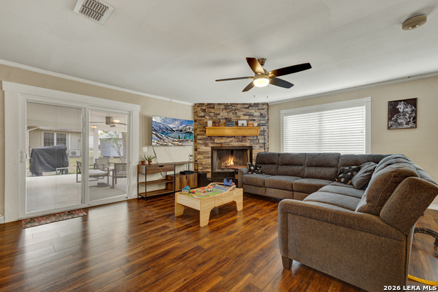 Listing photo id 12 for 1636 Marigold