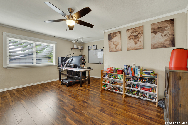 Listing photo id 14 for 1636 Marigold