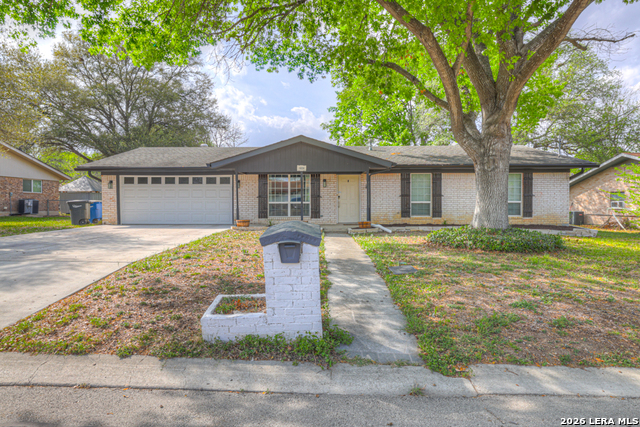 Listing photo id 2 for 1636 Marigold