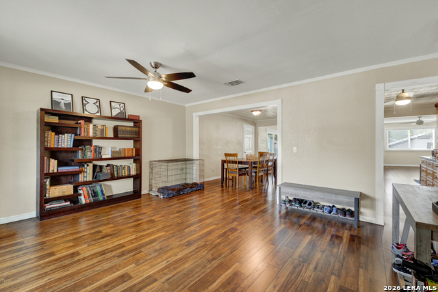 Listing photo id 5 for 1636 Marigold