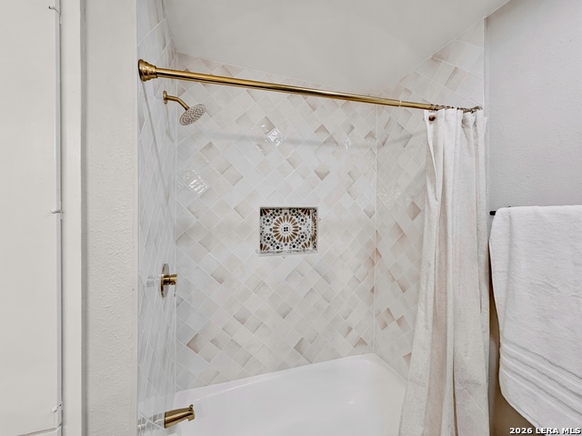 Image 13 of 29 For 8615 Norwich Dr