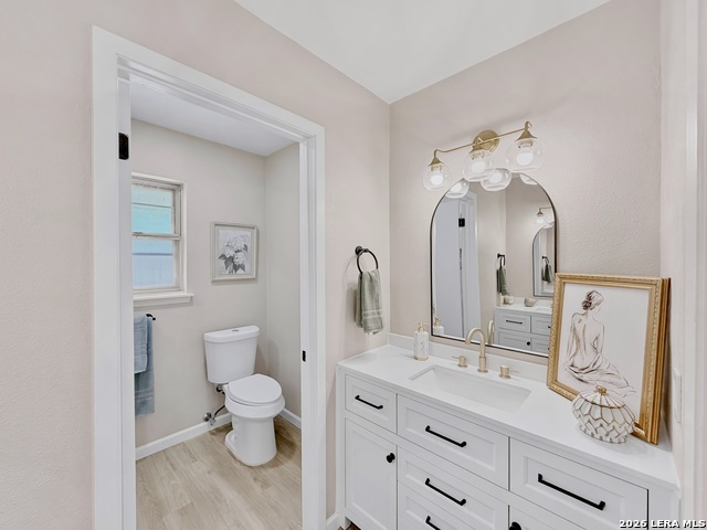 Image 20 of 29 For 8615 Norwich Dr