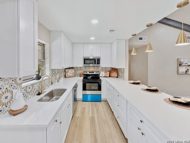 Image 5 of 29 For 8615 Norwich Dr