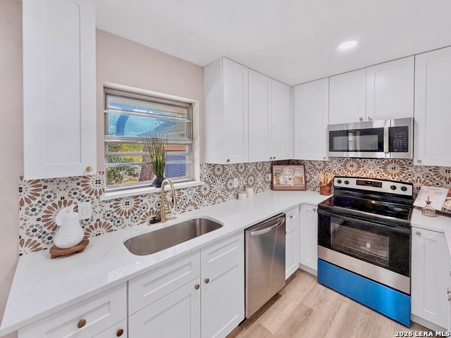 Image 6 of 29 For 8615 Norwich Dr