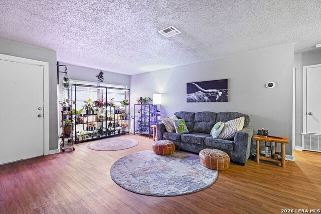 Image 4 of 27 For 5250 Gordon Cooper