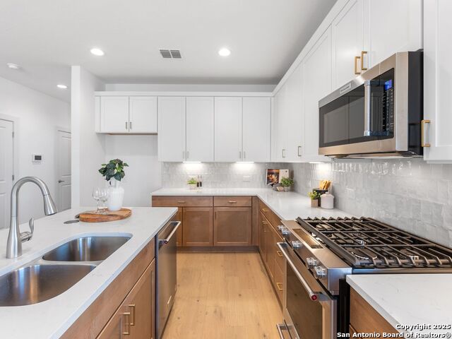 Image 11 of 43 For 554 Mcmonigal Place