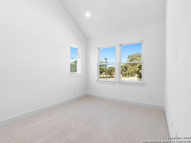 Image 14 of 43 For 554 Mcmonigal Place