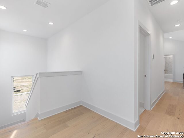 Image 25 of 43 For 554 Mcmonigal Place