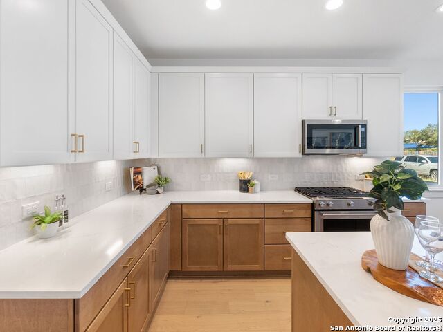 Image 9 of 43 For 554 Mcmonigal Place