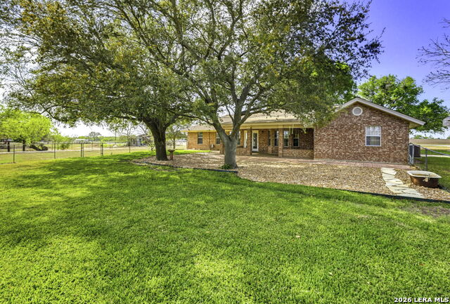 Image 33 of 41 For 8416 Fm 541  