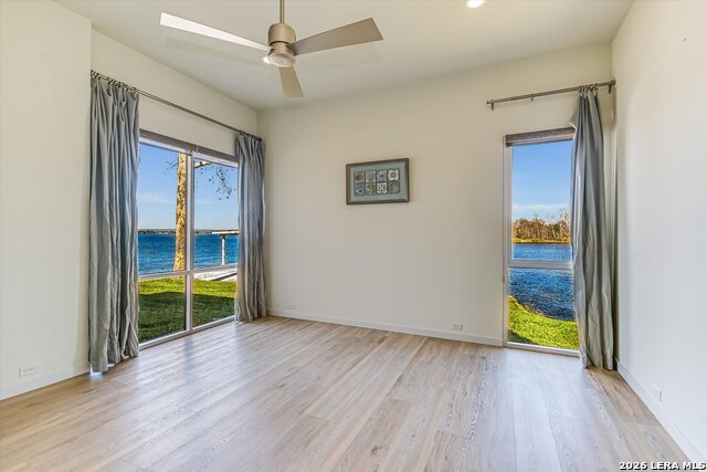 Image 23 of 52 For 317 Scenic  