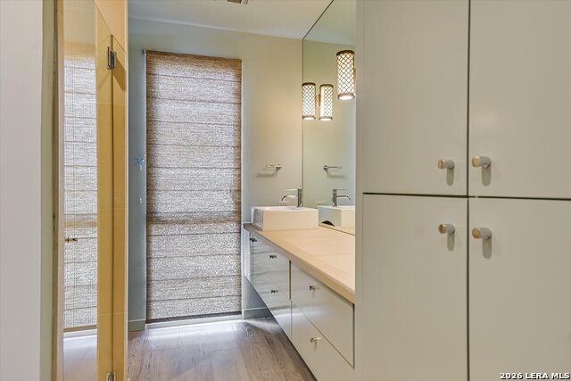 Image 29 of 52 For 317 Scenic  