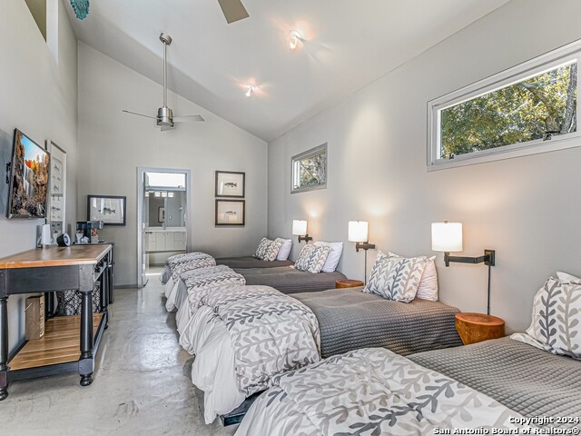 Image 33 of 52 For 317 Scenic  