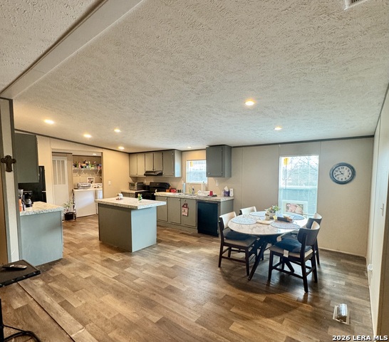 Image 6 of 19 For 4858 Stanislaus