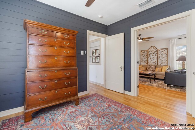 Image 13 of 27 For 803 Bismark St