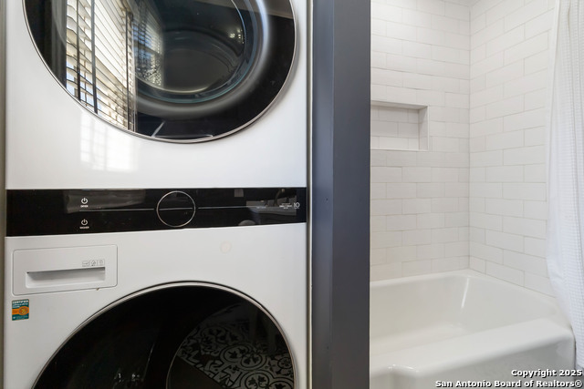 Image 19 of 27 For 803 Bismark St