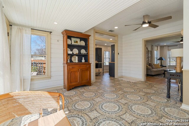 Image 23 of 27 For 803 Bismark St