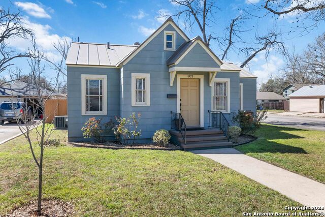 Image 3 of 27 For 803 Bismark St