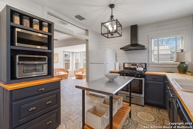 Image 9 of 27 For 803 Bismark St