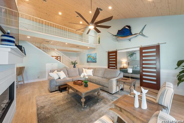 Image 11 of 71 For 2011 Crescent Dr