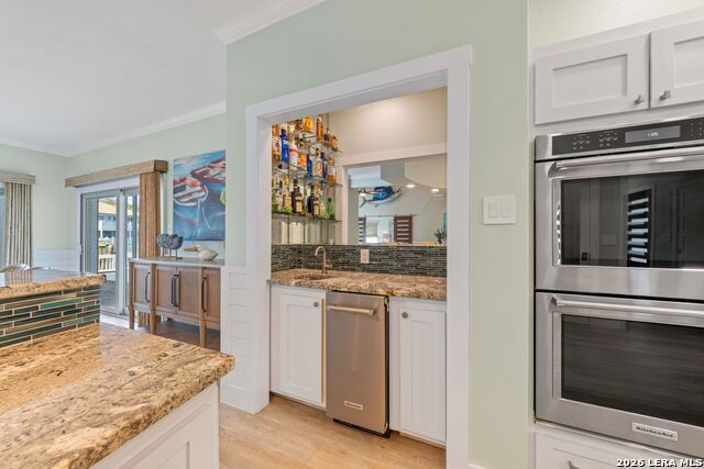 Image 17 of 71 For 2011 Crescent Dr