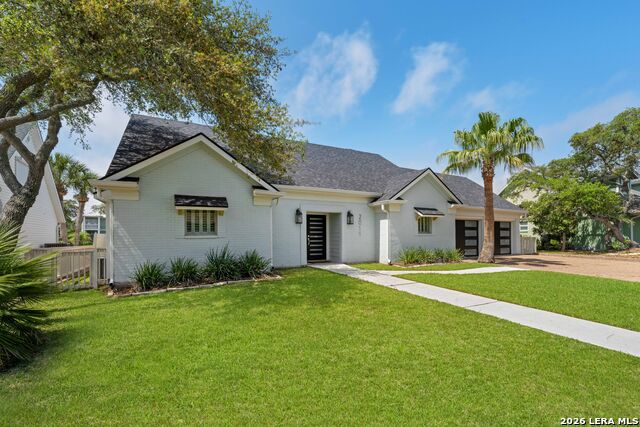 Image 2 of 71 For 2011 Crescent Dr