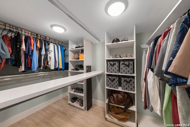 Image 24 of 71 For 2011 Crescent Dr